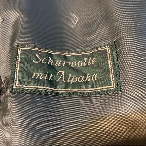 Schneiders of Saltzburg Town & Country Hooded Alpaca Coat. No Size. Red/Green. - Picture 2 of 5